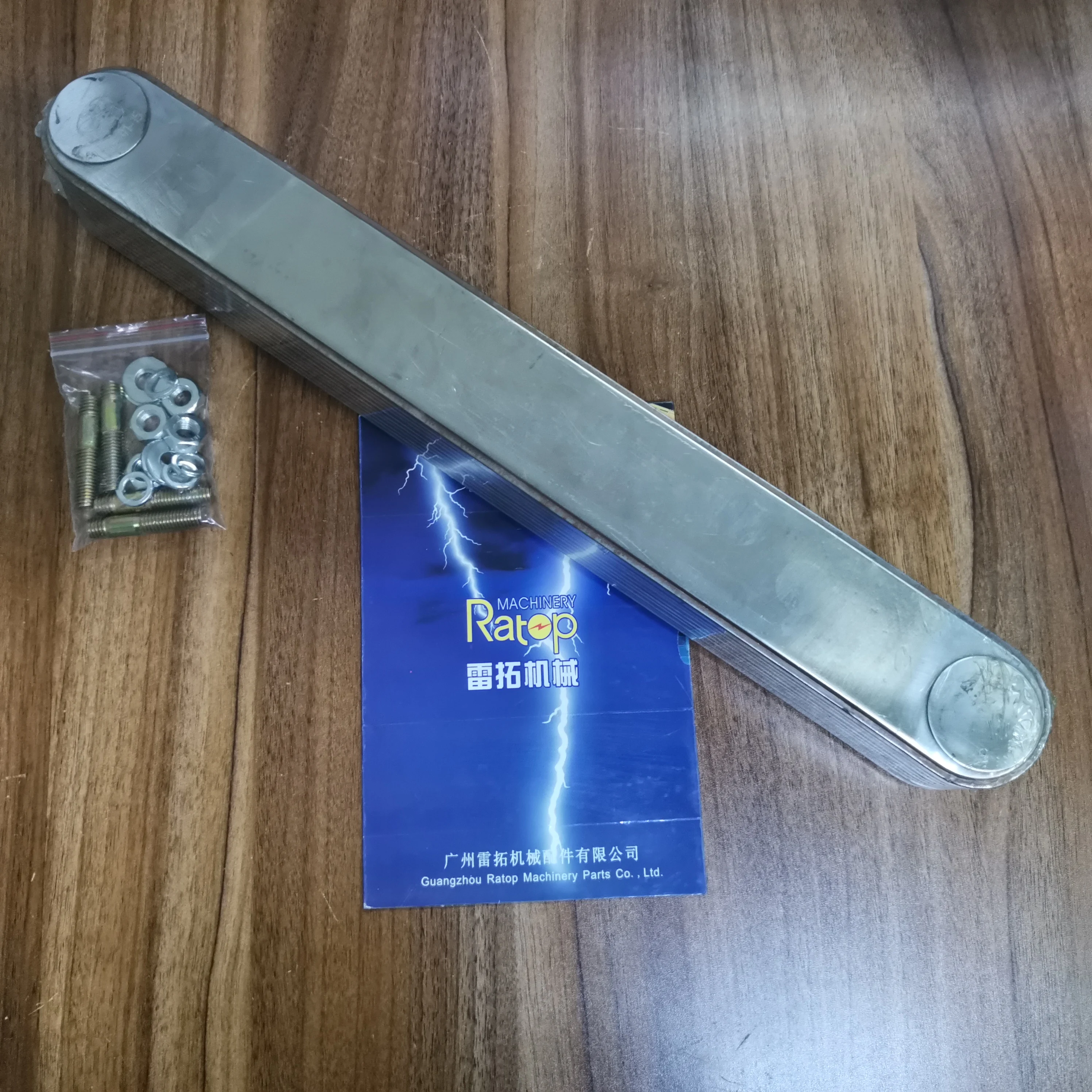 

Excavator Engine Part Oil Cooler 600-651-1161 6006511161 for KOMATSU Engine D155 D355 S6D155 10 PLATE