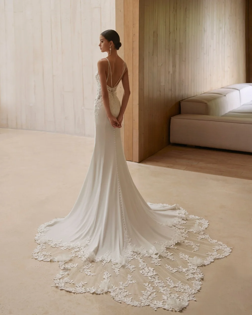 فستان زفاف كيوتو مخصص من الدانتيل بحزام سباغيتي غمد مزين بالورود 2025 فستان زفاف بدون ظهر فيستدوس دي نوفيا