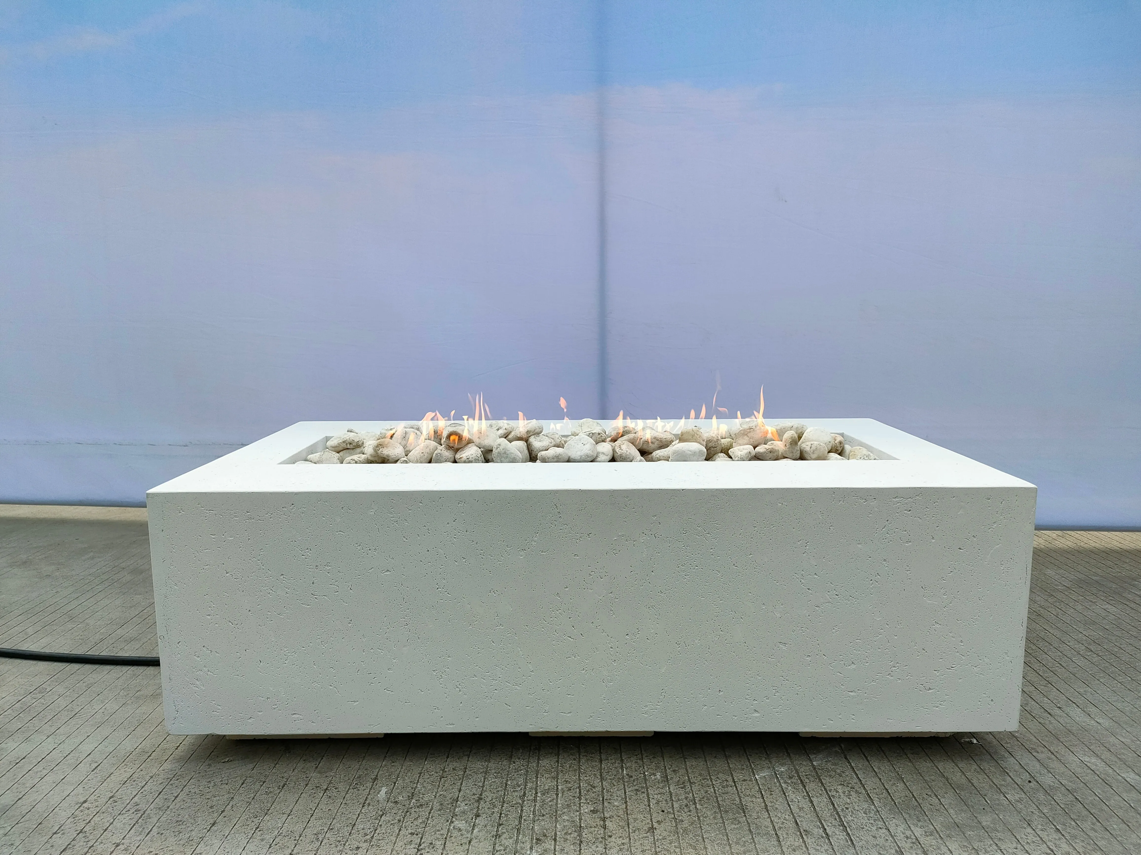 Outdoor Concrete Fire Pit Table For Patio Garden Hotel Commercial Use OEM ODM