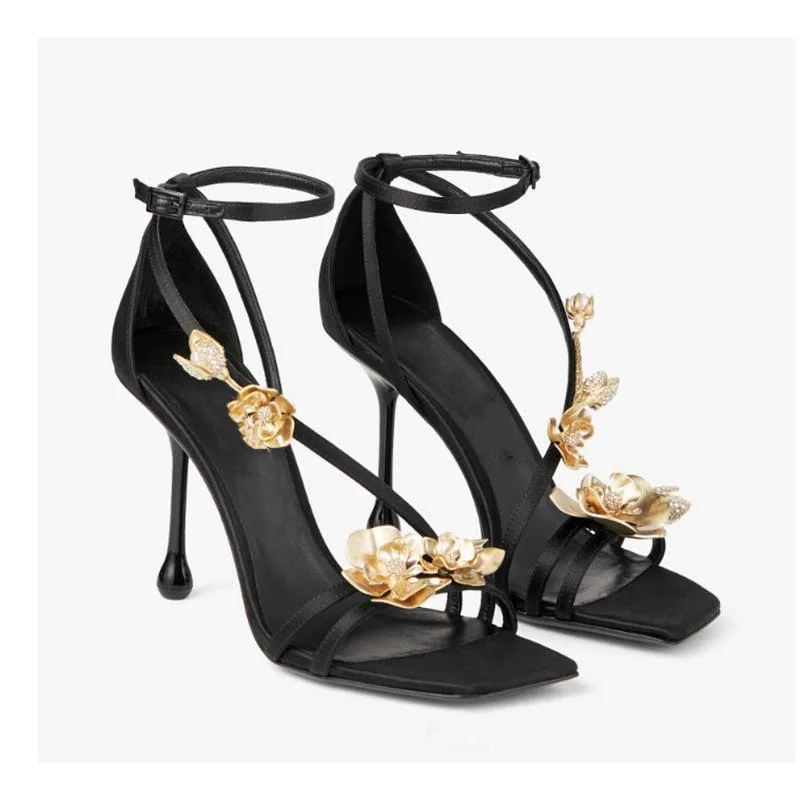 

Golden Rose Flowers Sandales à Talons Square Toe Shoes Women Metal Decoration Pumps Silk Satin Huaraches Stiletto High Heel Sexy