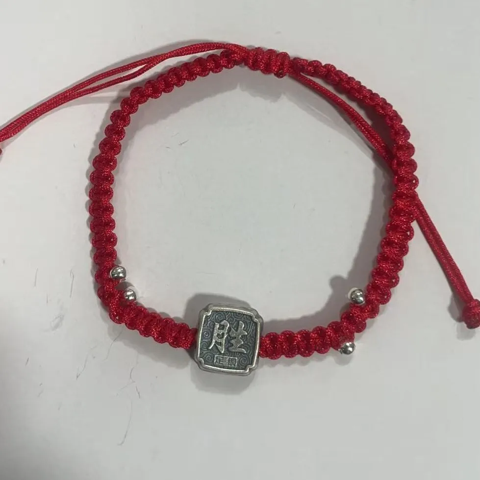 handmade by women, woven with red rope, men's hand rope, simple, perfect for couples to pass every exam