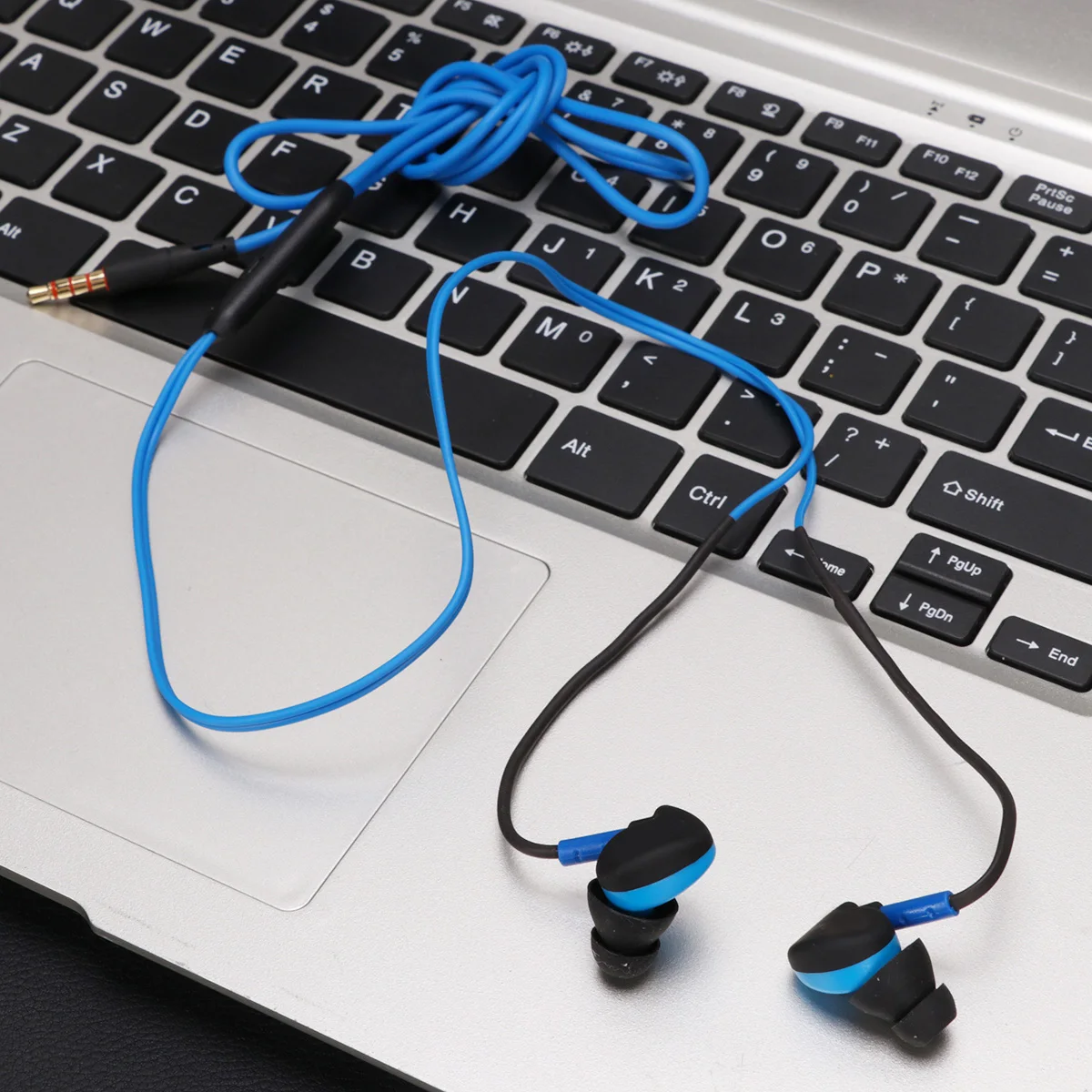 

Sport Headphones Wired In Ear Earbud Earbuds In Ear Sweatproof Workout 3.5Mm Jack Bass Hd Sound Earphones
