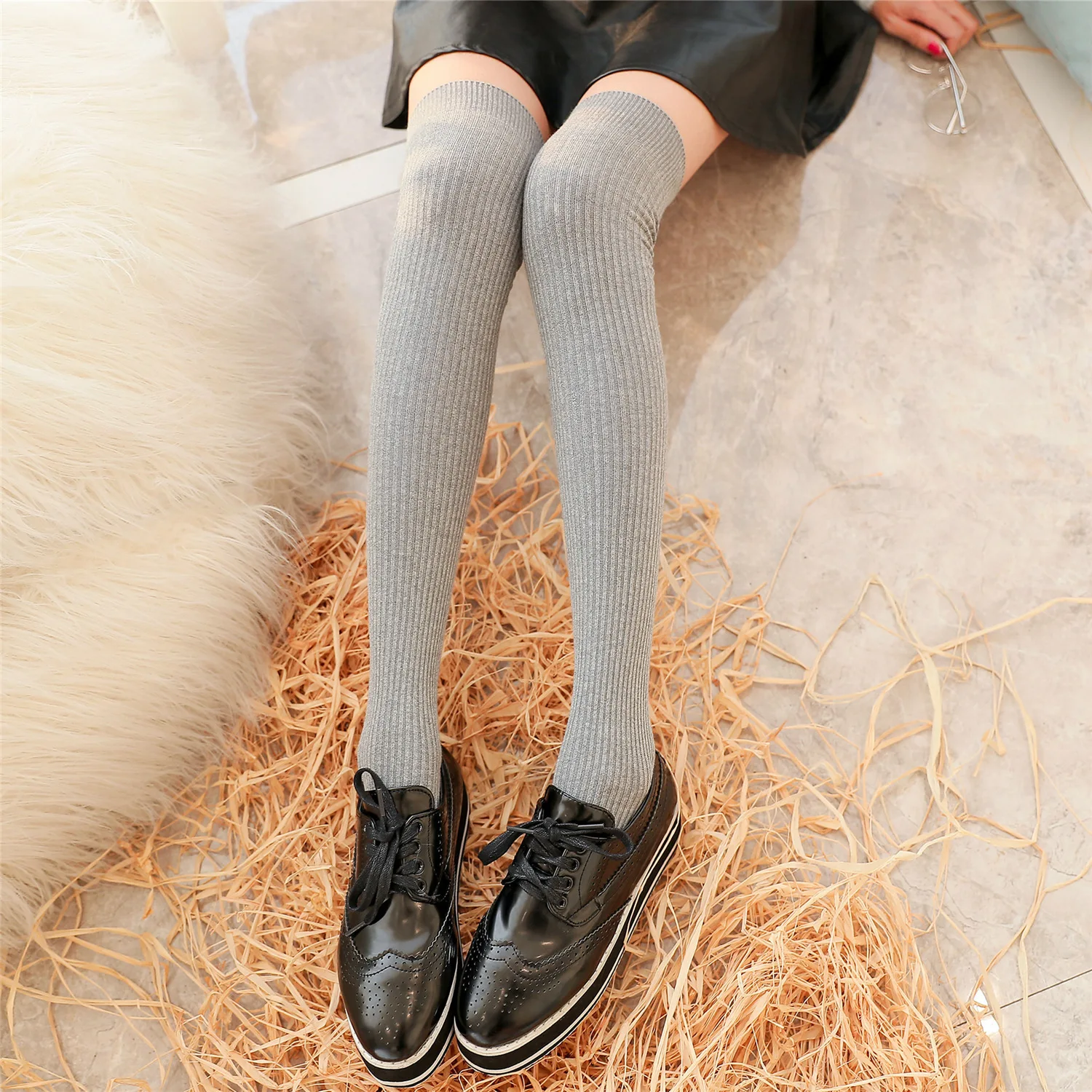 A Pair of Vertical Knee High Cotton Socks for Autumn and Winter