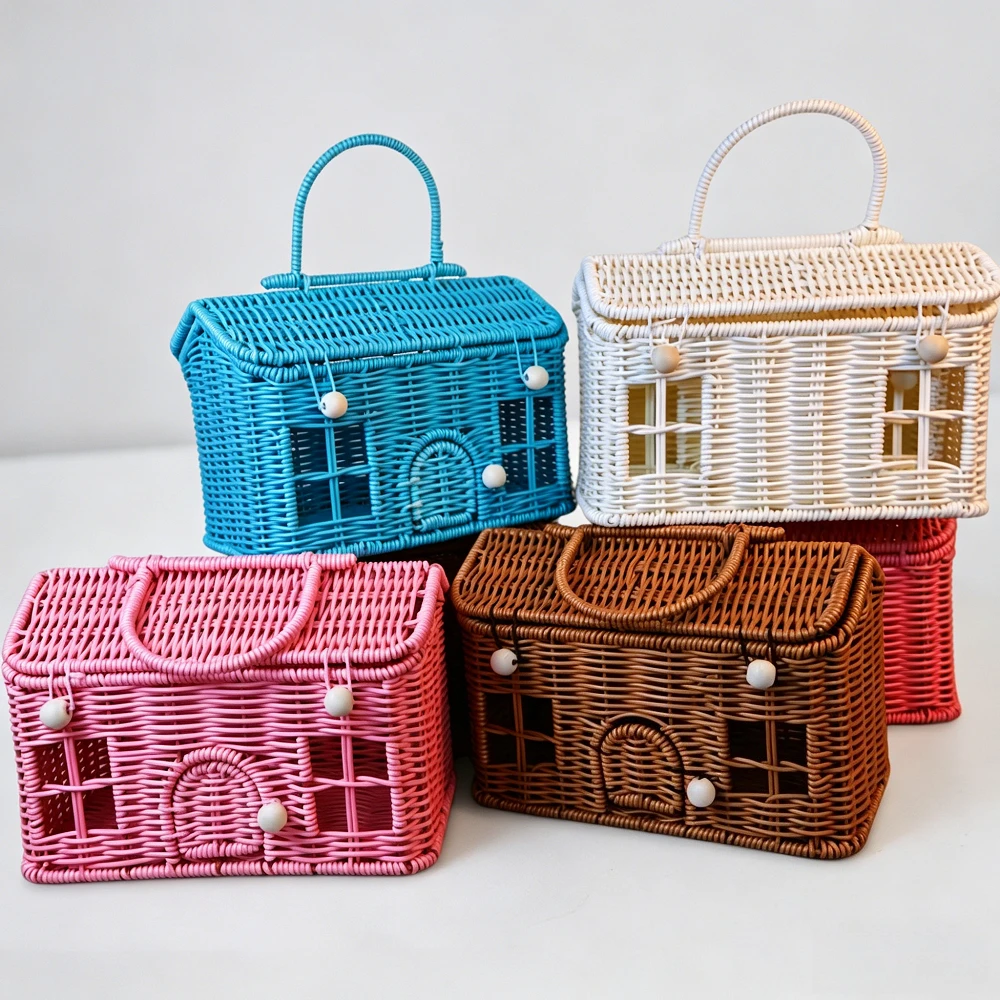 Cesta de Almacenamiento de Mimbre Sintético Tejida a Mano con Tapa y Asa, Linda Cesta de Picnic con Forma de Casa, Cesta de Regalo Decorativa Multifuncional