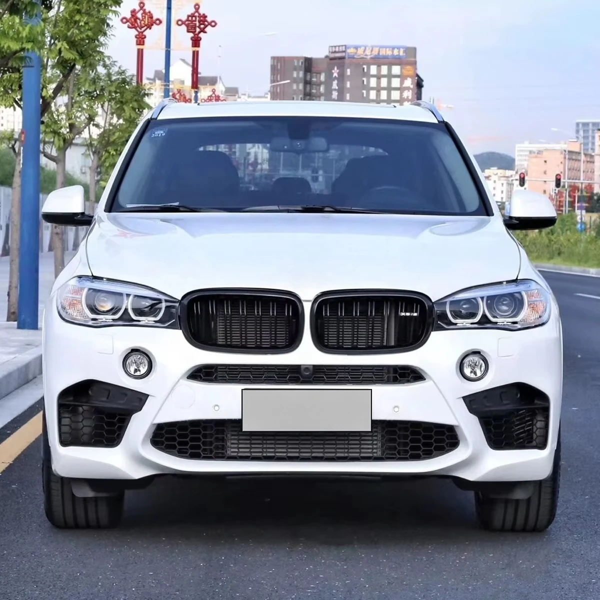 

For X5 F15 2013-2018 Year Facelift to X5M With Front Bumper Grilles Rear Bumper Tail Pipes Car Bumpers Body Kit