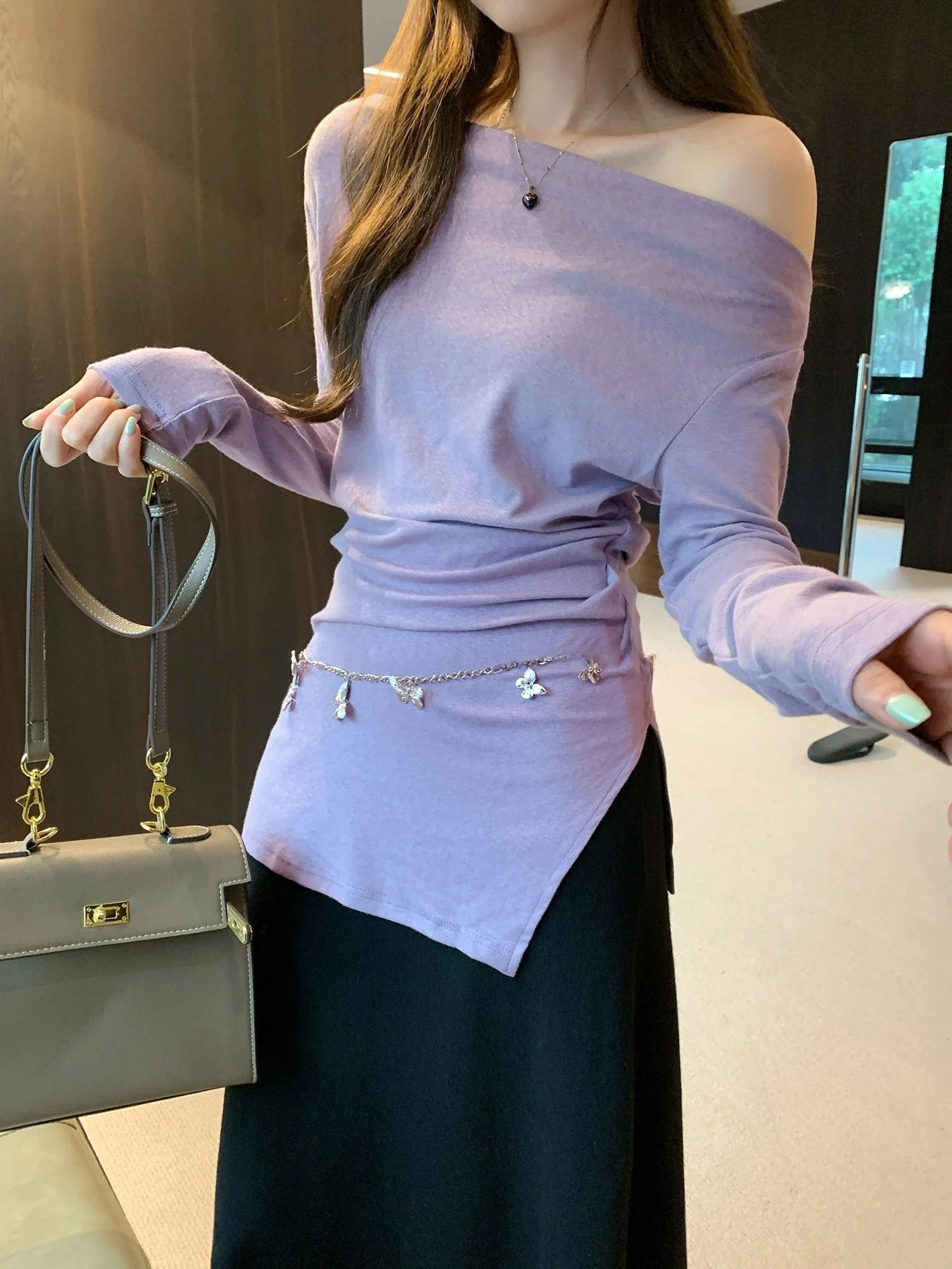 Schickes koreanisches SLE Long Sve One Oulder T-Shirt Damen Faionable Plissee Split Einzigartiges schönes Top für Herbst Winter