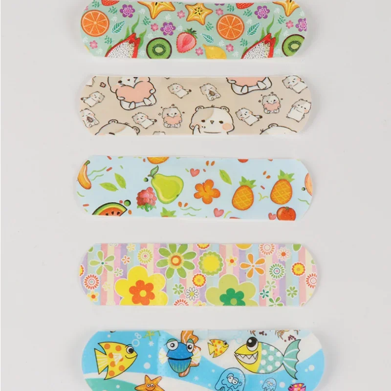 Ensemble de bandes de premiers soins pour enfant, 100 pièces, bande dessinée, kawaii, College d'animaux, crêpe pour plaie, patchs, bandages étanches