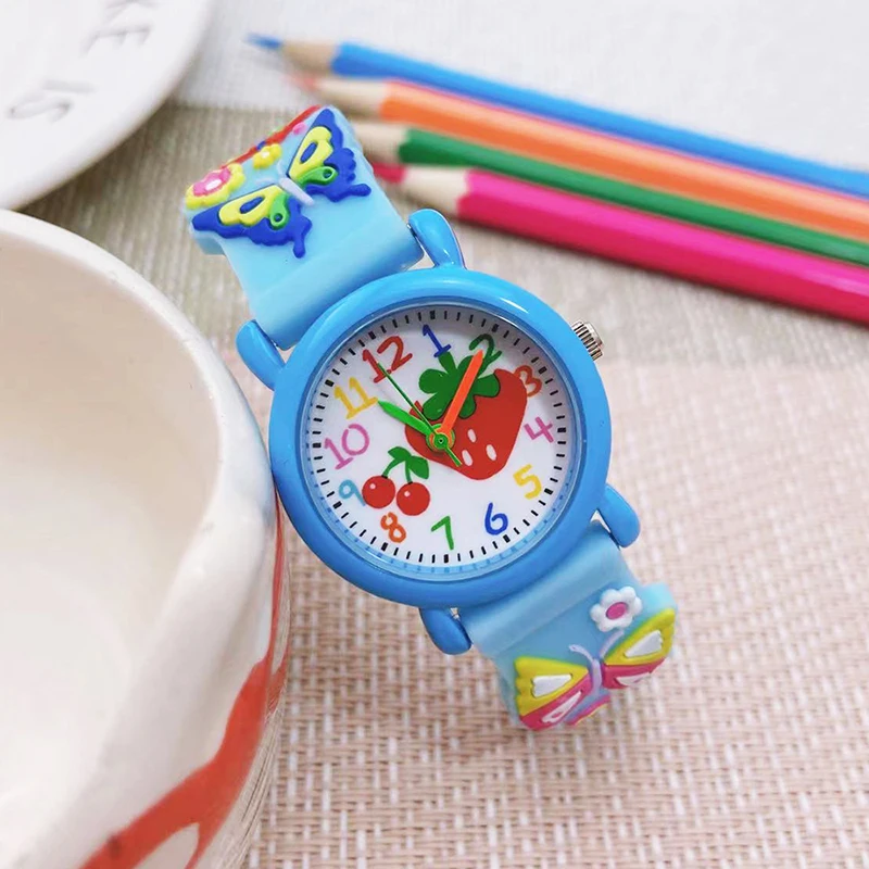 Relojes de pulsera con correa de mariposa de dibujos animados en 3D para niños y niñas pequeños, relojes digitales de calidad con cara de fresa roja