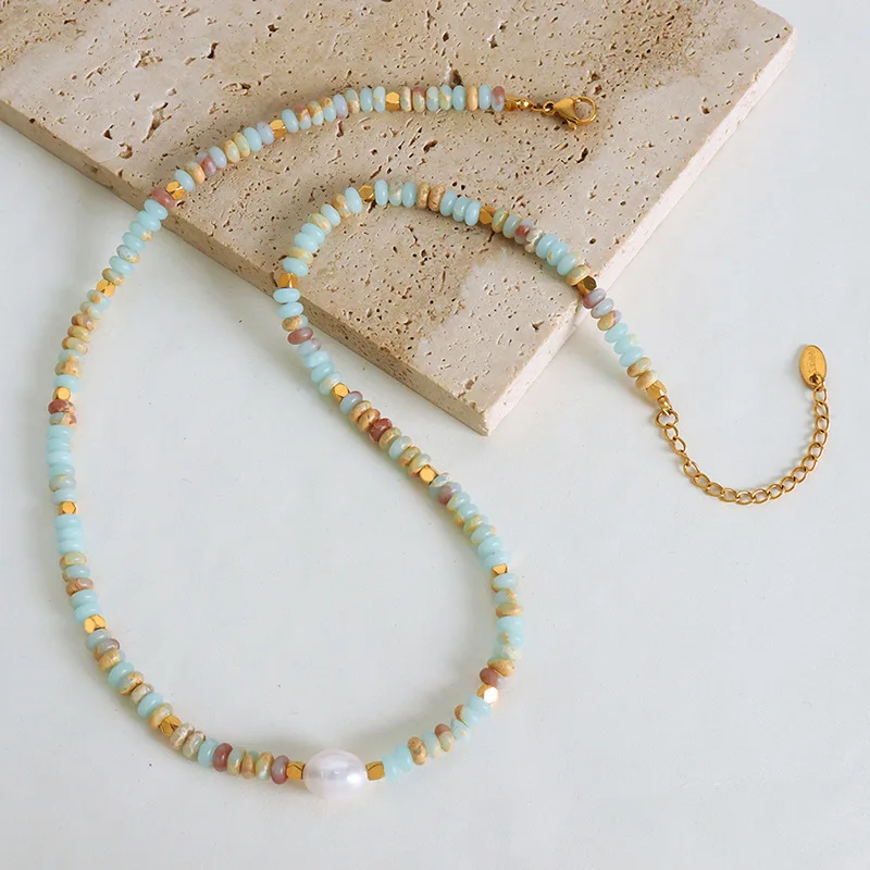 

Marka Freshwater Pearl Pendant Necklace Women Cyan Stone Beaded Chain Luxury Stainless Steel Gilded Jewelry Gift Wholesale