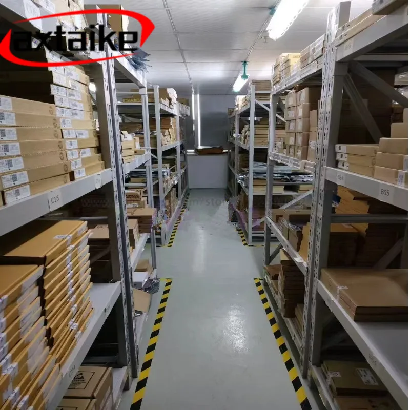 TPS82130SILR uSIP-8 TPS82130 SMD 17V Input 3A Step-Down Converter MicroSiP Module with Integrated Inductor SMD IC