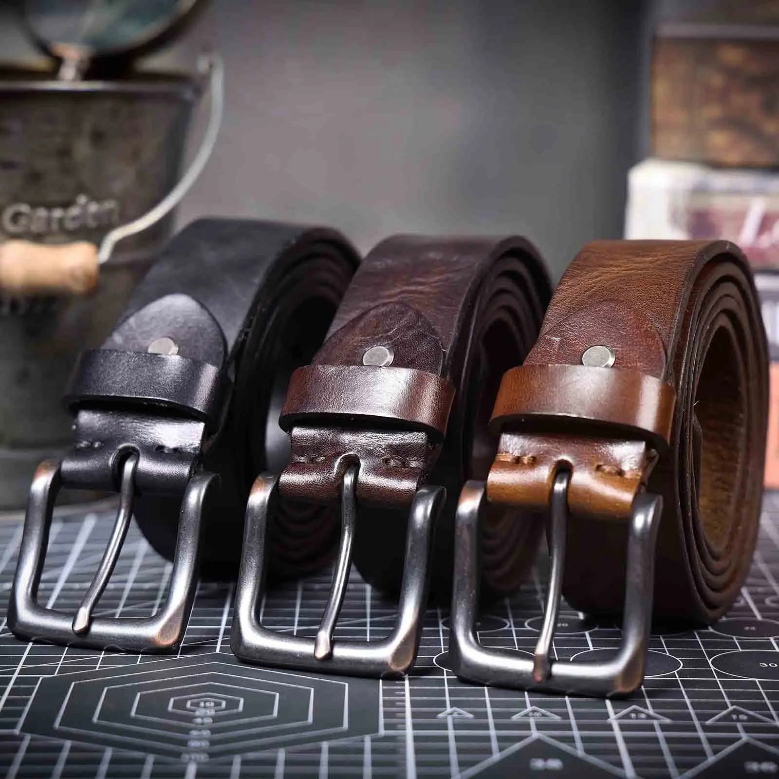 Vintage Echtleder Herren-Gürtel aus Rindsleder mit Dornschließe, Italienisches Verdicktes Leder mit Geschenkbox, Ideale Geschenkwahl – Detail 7