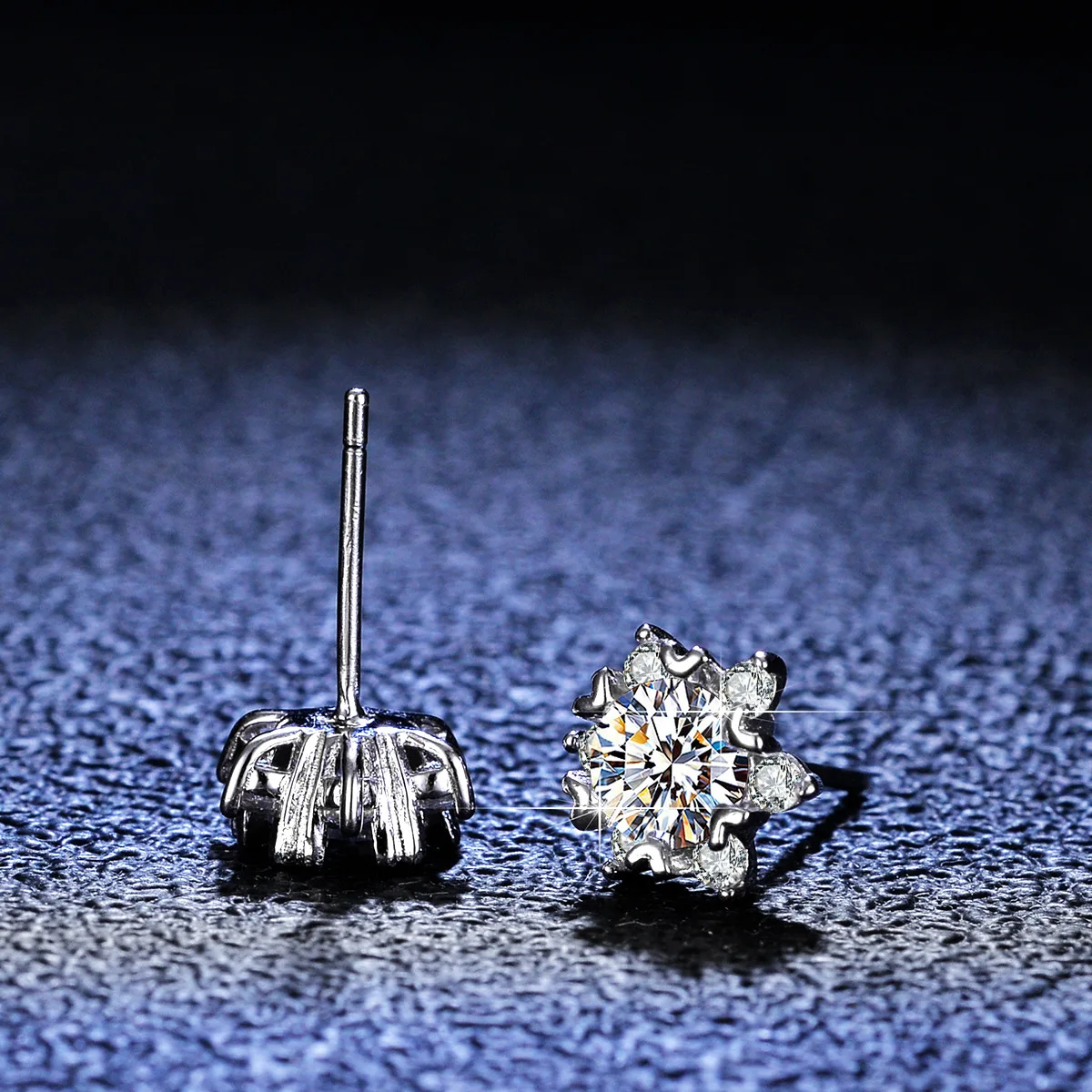 18K gold diamond snowflake earrings, simple wedding D color moissanite gift earrings PT950 platinum