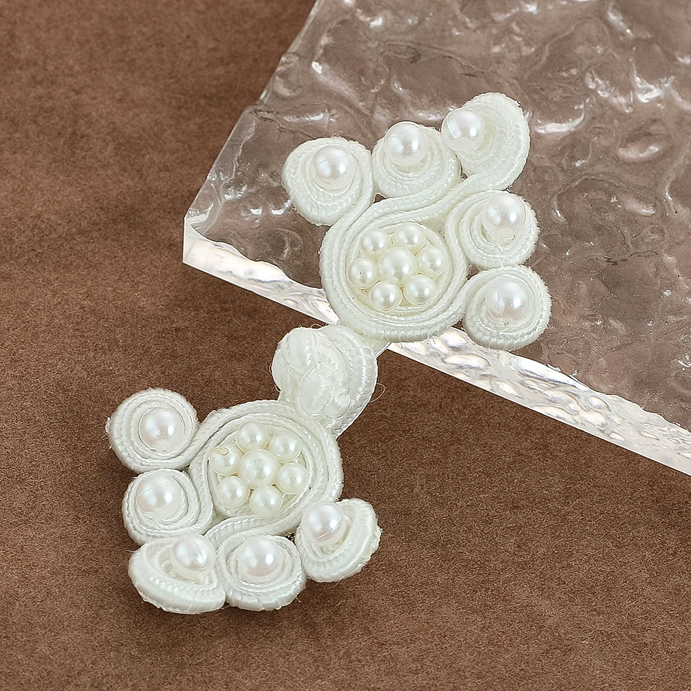 

1PC Chinese Style White Plate Buttons Handmade Vintage Flower Buttons Sewing Craft Scrapbook Shirt Clothes Decoration