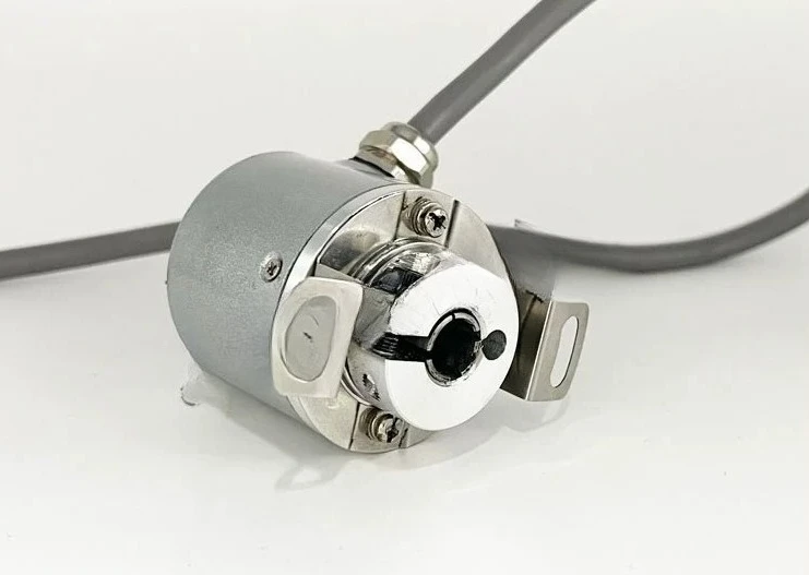 

XHJ38B8-1000P5VF3-K1530 Incremental Hollow Shaft Photoelectric Rotary Encoder 360-600
