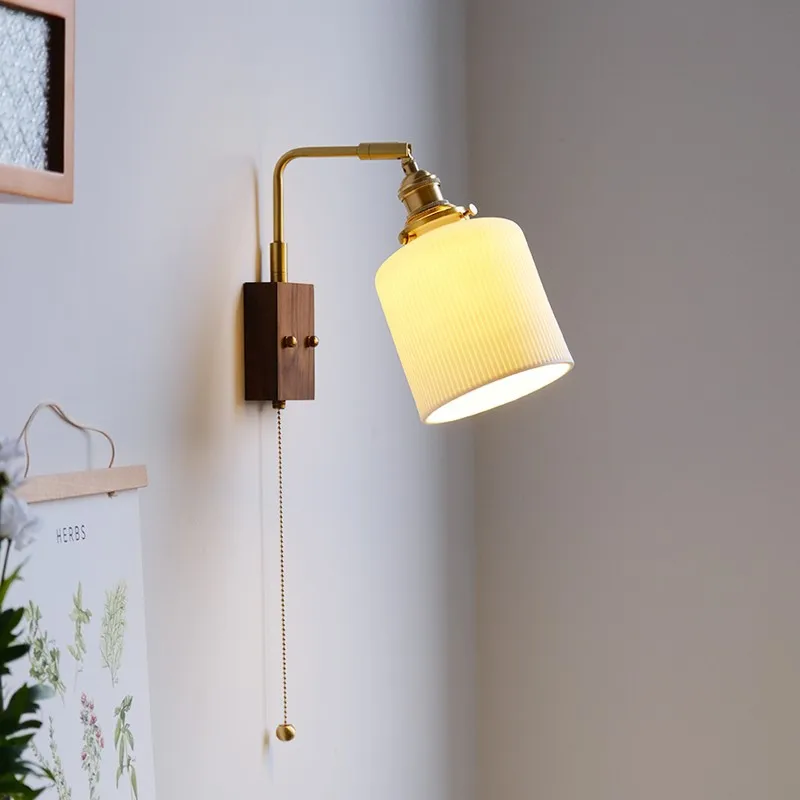 مصباح بجانب السرير فرنسي من القرون الوسطى مصباح جداري من السيراميك حديث وبسيط لغرفة المعيشة وغرفة النوم مع مفتاح ذو إحساس متقدم لام p