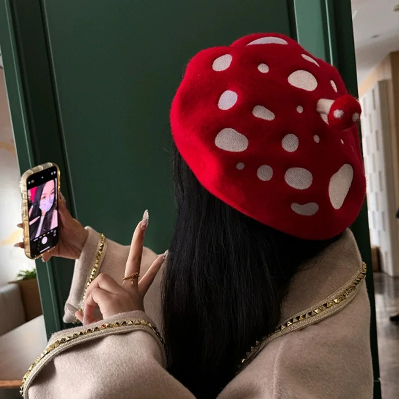 Cute Women's Fall/Winter Fashion Embroidered Mushroom Beret: Versatile, Preppy-Style Artist Hat, Trendy and Warm