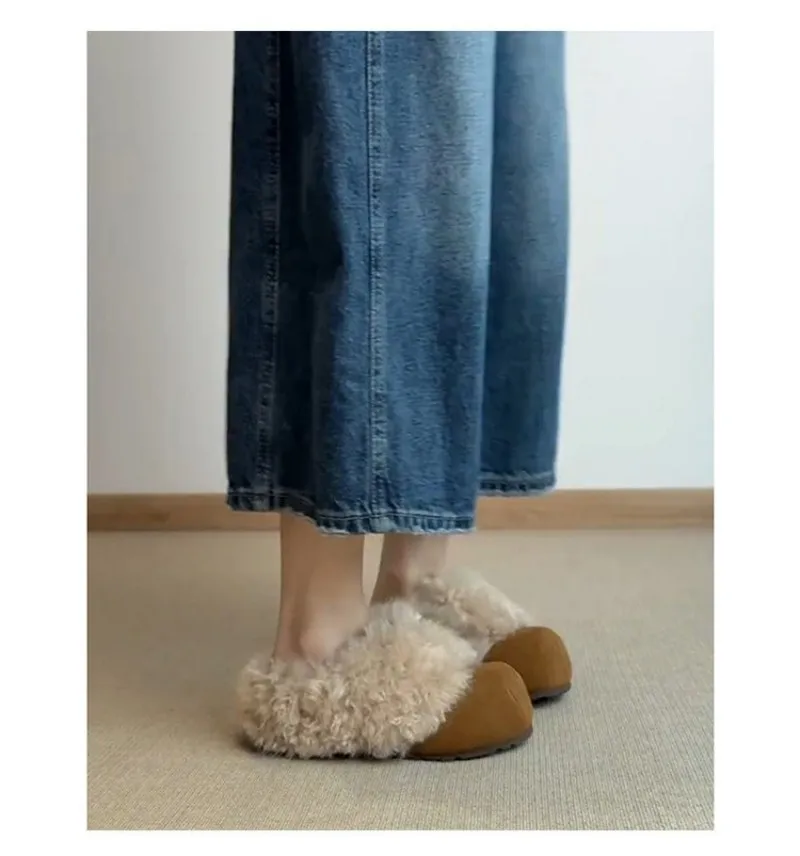 Neue Wintermodelle: Warme und vielseitige Outdoor-Schuhe zum einfachen Anziehen. Retro-Hausschuhe im runden Stil, mit flauschiger, rutschfester Sohle und erhöhter Absatzhöhe. – Detail 5