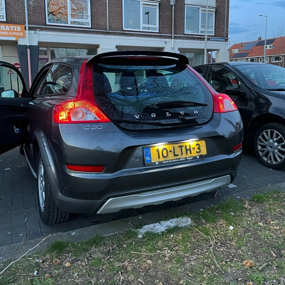 

2Pcs Error Free White LED License Plate Light Number Plate Lamp For Volvo C30 2008 2009 2010 2011 2012 2013