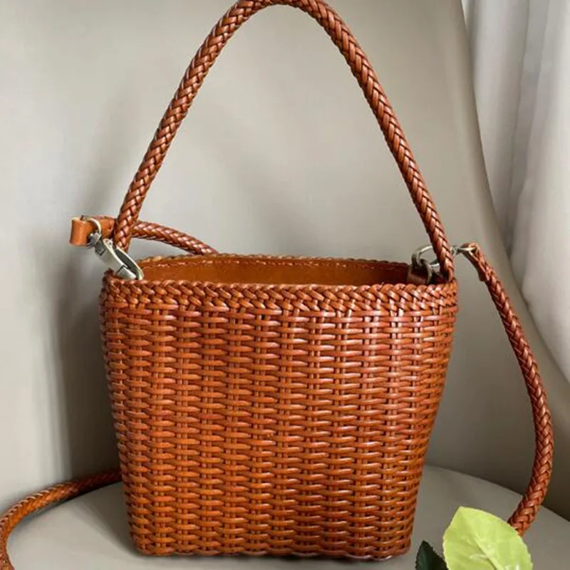 Beach Bags New Manual Weave Genune Leather Hand Bucket Tote Top Quality Women Basket Shopping Hobos Handbag