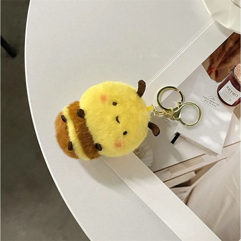 1 Uds. De llavero de juguete de peluche con forma de abeja pequeña y bonita de 8CM, accesorios para mochila para niños, regalos de vacaciones