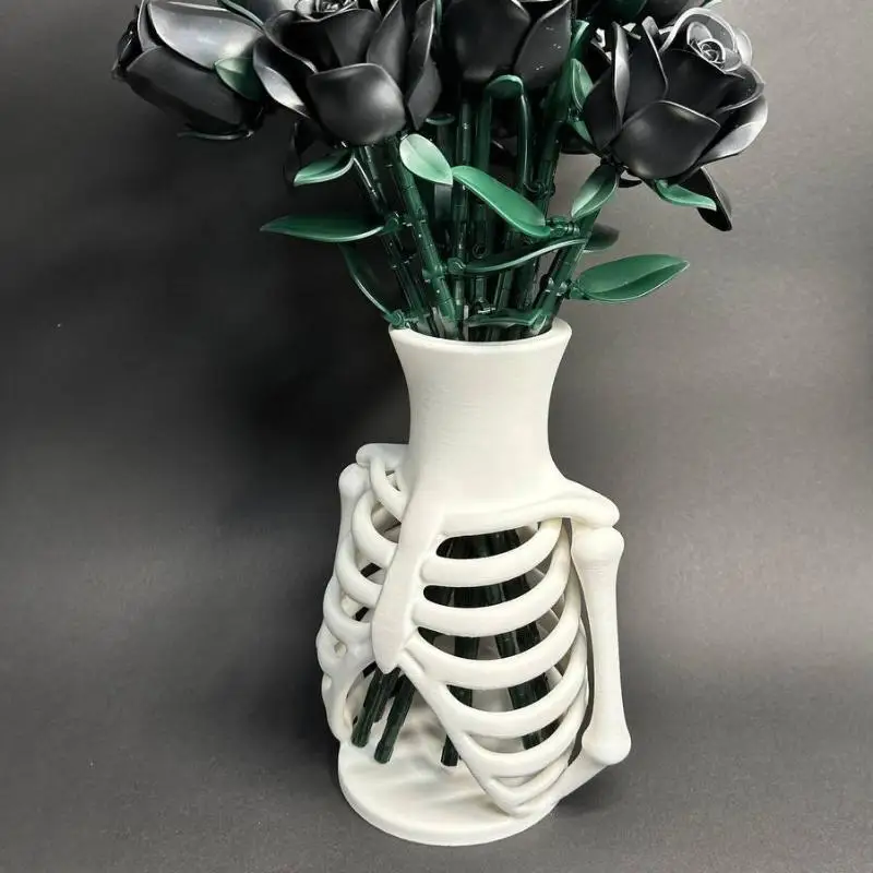 Weiße 3D-gedruckte Skelett-Brustkorbe-Vase, einzigartiges Gothic-Design, perfekt für Halloween-Heimdekoration, Geschenk für Gothic-Liebhaber. – Detail 4