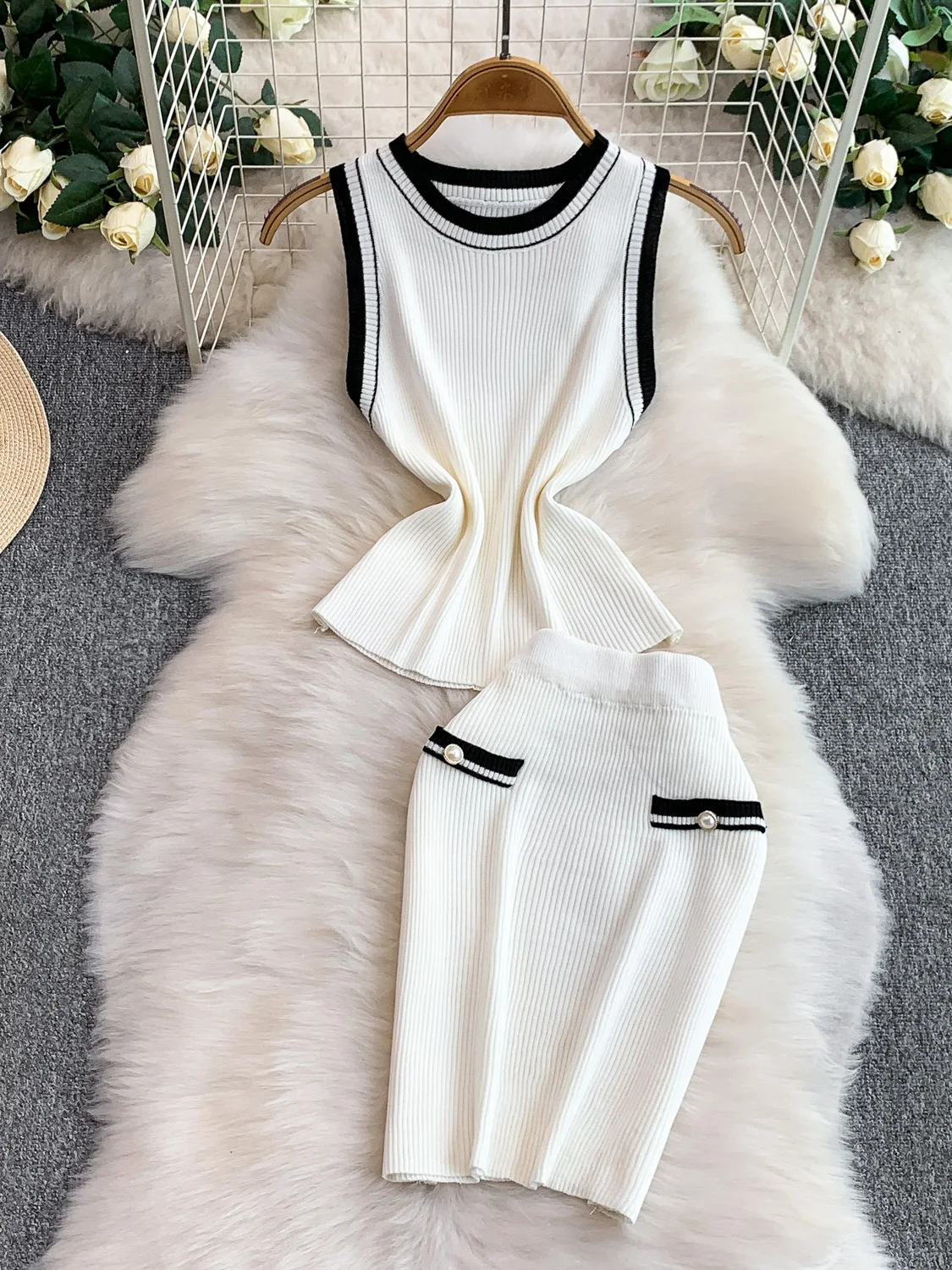 

Комплект из облегающего вязаного жилета и юбки с высокой талией, повседневный, контрастных цветов, модный, больших размеров, женский наряд