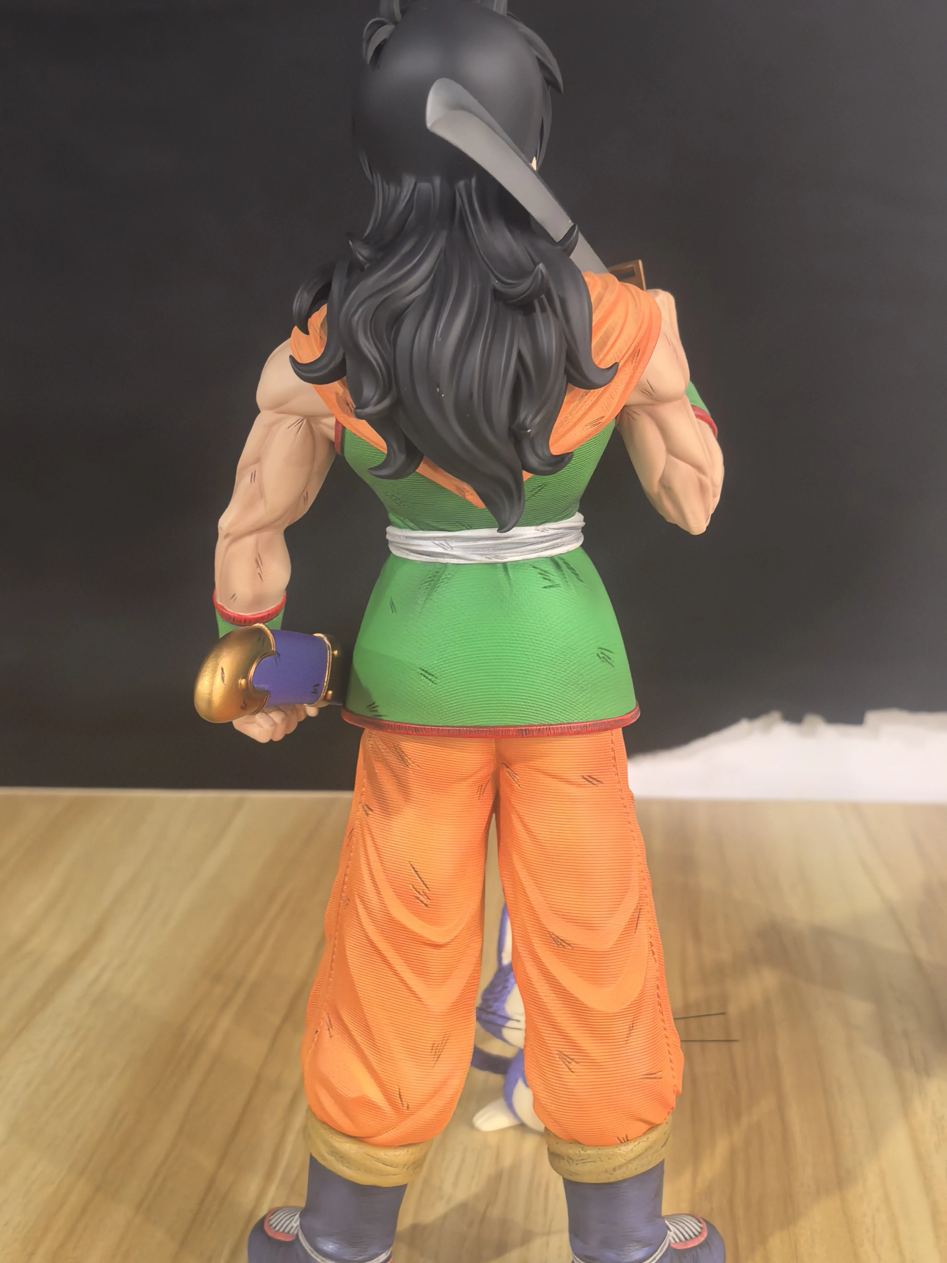 25cm Dragon Ball Postać z anime Yamcha Stojąca trzymająca nóż PVC Kolekcja figurek akcji Decorati Figurka Model Ozdoby