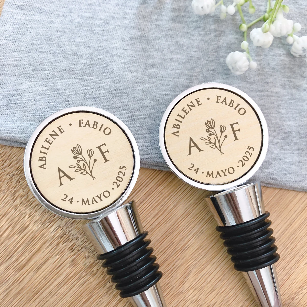 Wedding Gifts for Guests Personalized Wine Stoppers Wedding Party Favors Custom Wooden Wine Bottle Stoppers Seal Plugs