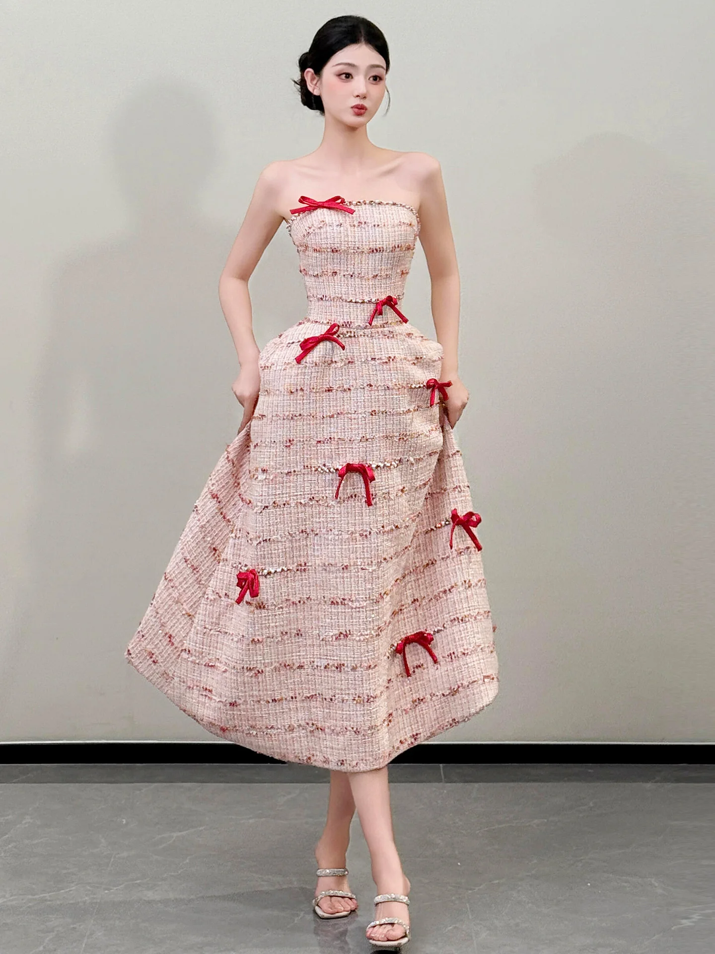 

Элитный свадебный утренний халат, индивидуальный пошив, для помолвки, ужина, свадебного торжества, изысканная вышивка, жемчужные акценты