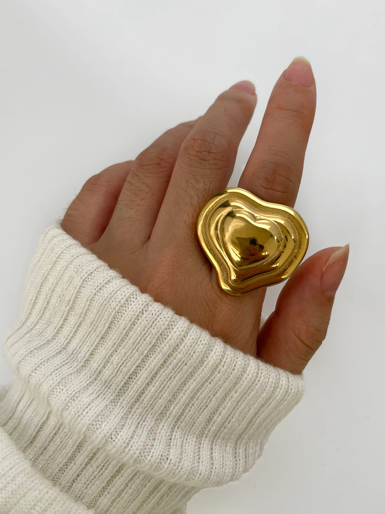 GHIDBK Exaggerated Gold Plated Heavy Metal Texture Large Heart Chunky Rings for Women Punk Fashion Party Jewelry Tarnish Free