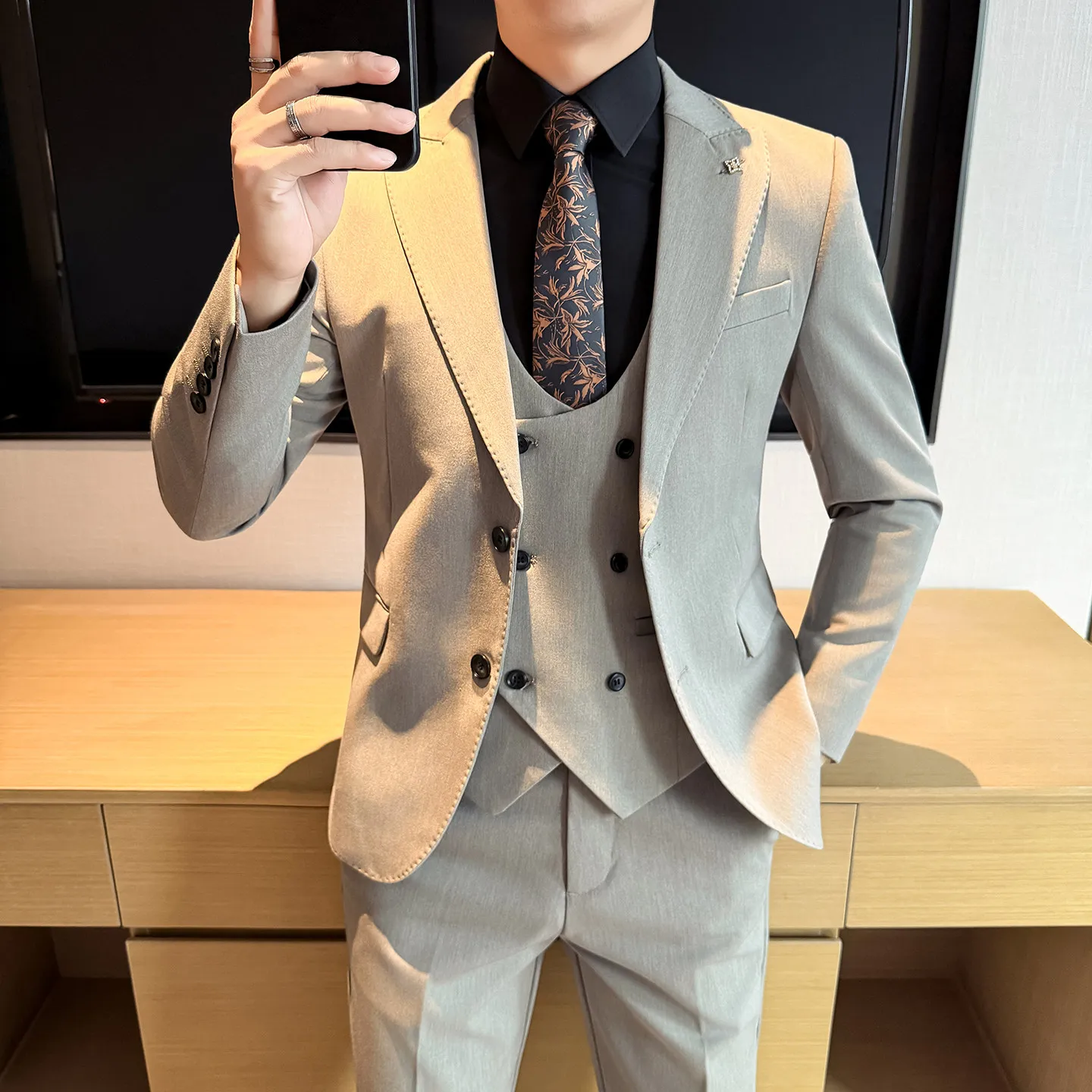 Fashionable Casual Autumn Winter Two-Button Men's Suit Set Three-Piece Set for Business Commuting Wedding New Groom