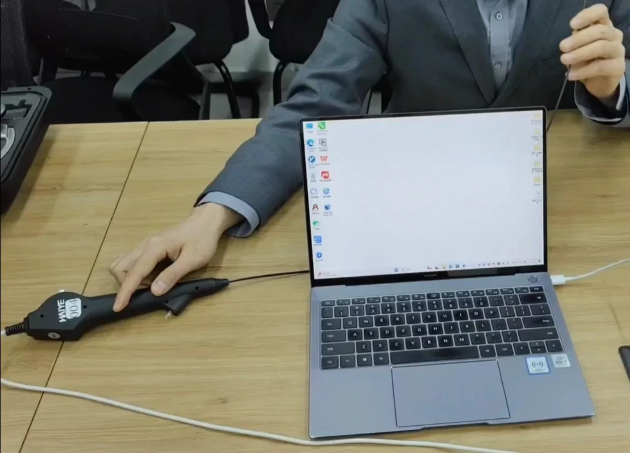 Disposable Flexible Video Ureteroscope Set Outer Diameter 7.5Fr 2.5mm with 1.2mm Working Channel Disposable Urs