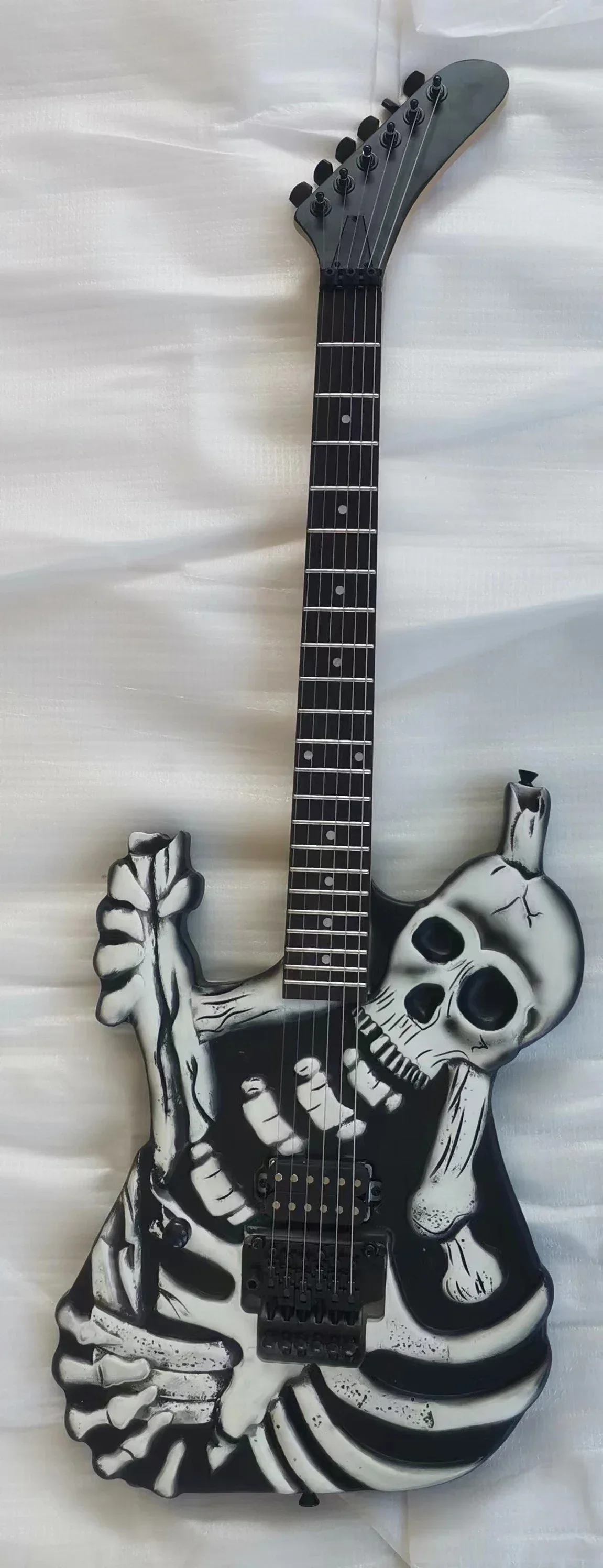 Custom Left-handed Carved Electric Guitar, J Frog George Lynch Skull, Black Tremolo Bridge, for Beginners & Pros