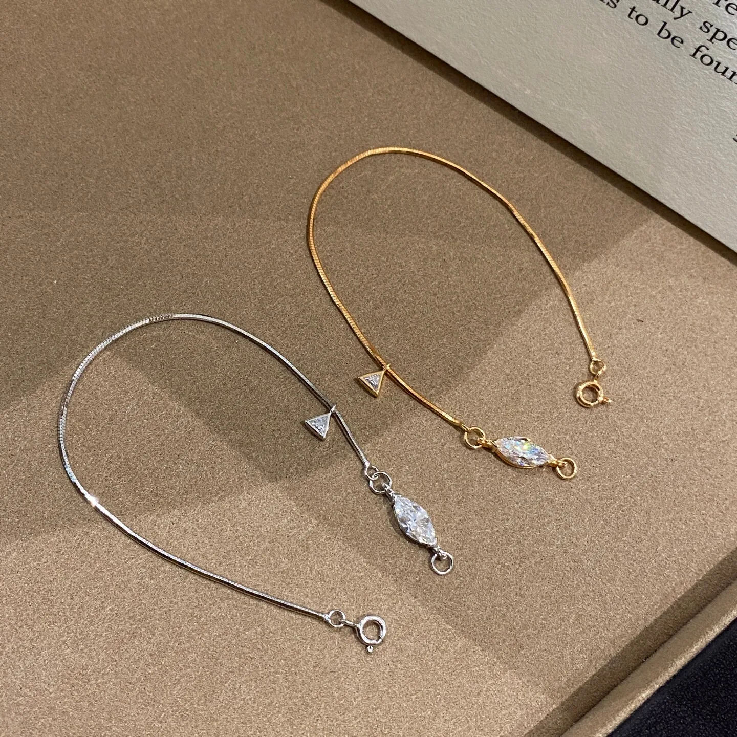 bracciale-starlight-glow-–-bracciale-di-lusso-leggero-color-oro-completamente-tempestato-in-argento-sterling-925-con-zirconia-sintetica