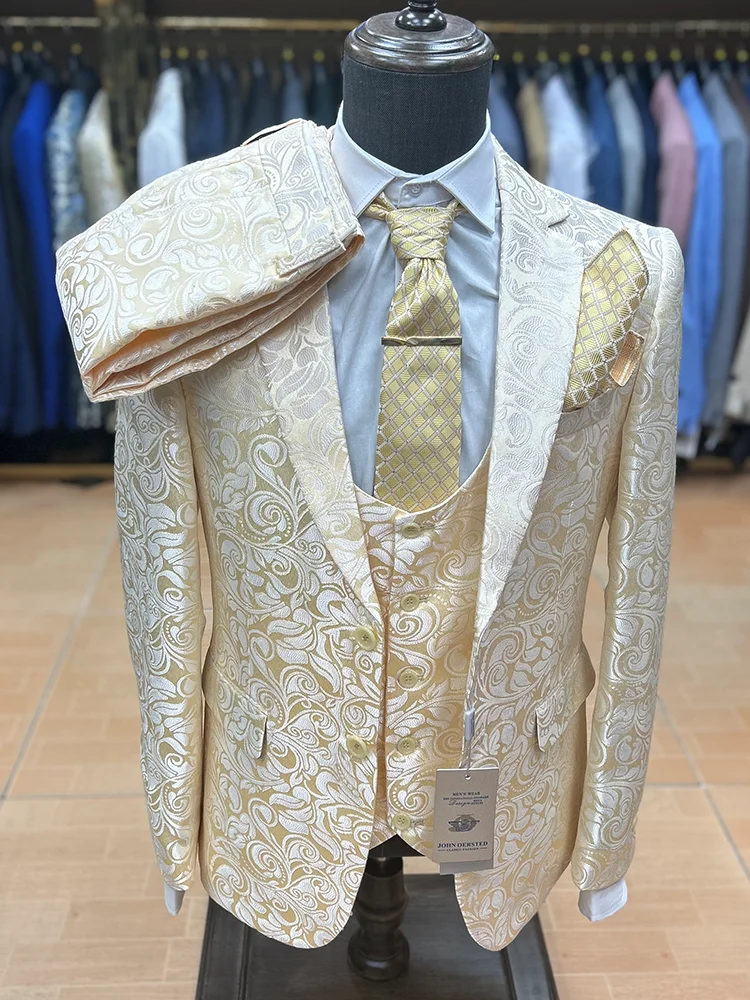 Gli uomini di nozze stampati floreali di alta qualità si adattano a tre pezzi Slim Fit Costume da palcoscenico banchetto festa maschile Blazer Jacquard alla moda