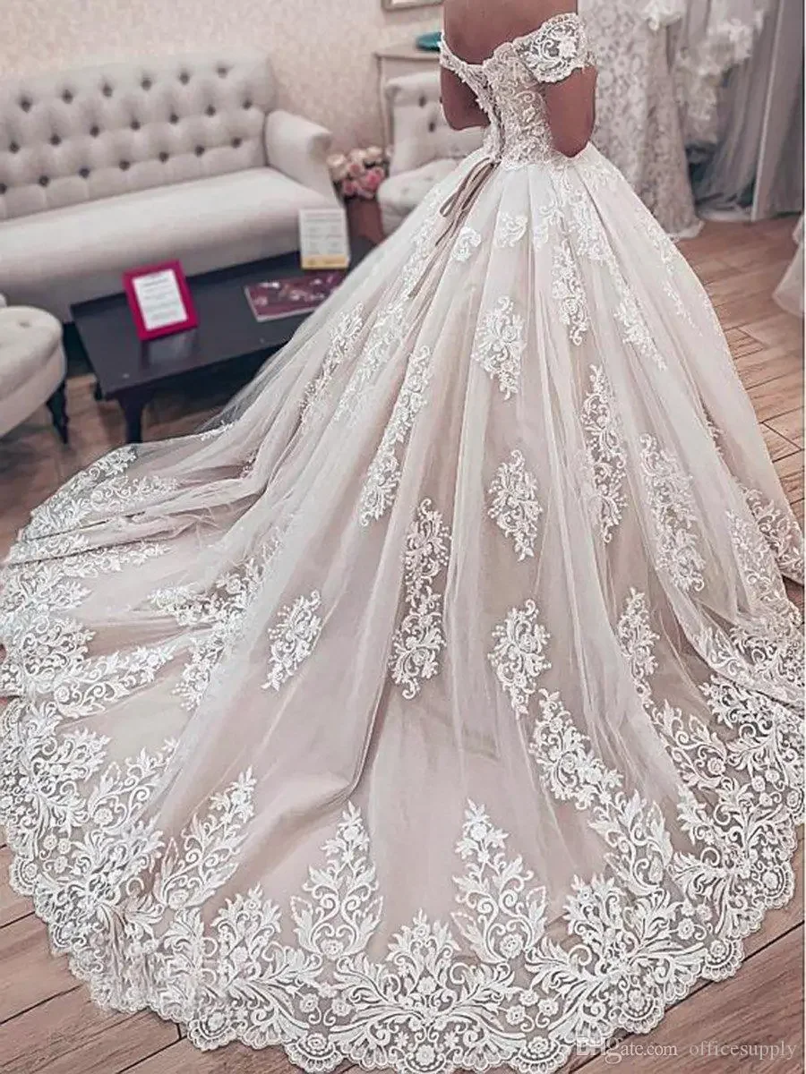 Robes de mariée en dentelle personnalisées, robe de Rh, décolleté en cœur, train de balayage à lacets, appliques, patients modestes, quelle que soit la robe