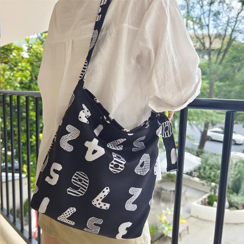 

Retro Square Printing Number Cloth Shopping Bag Versatile Handbag for Commuter Work Student Class Underarm Women's Bag