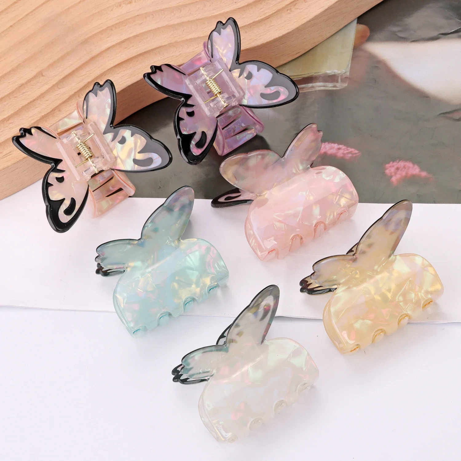 

New High-end Butterfly Hair Claws Made of PVC Material with Fresh and Fashionable Design Shark Clip for Women's Hair Accessories