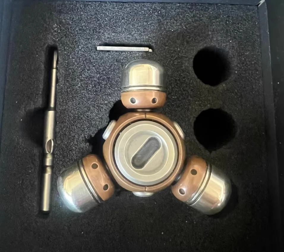 

Б/У EDC MUYI Время и космический тотем Белый Медь Фиолетовый Медный вертушка гироскоп на кончике пальца Декомпрессионные игрушки