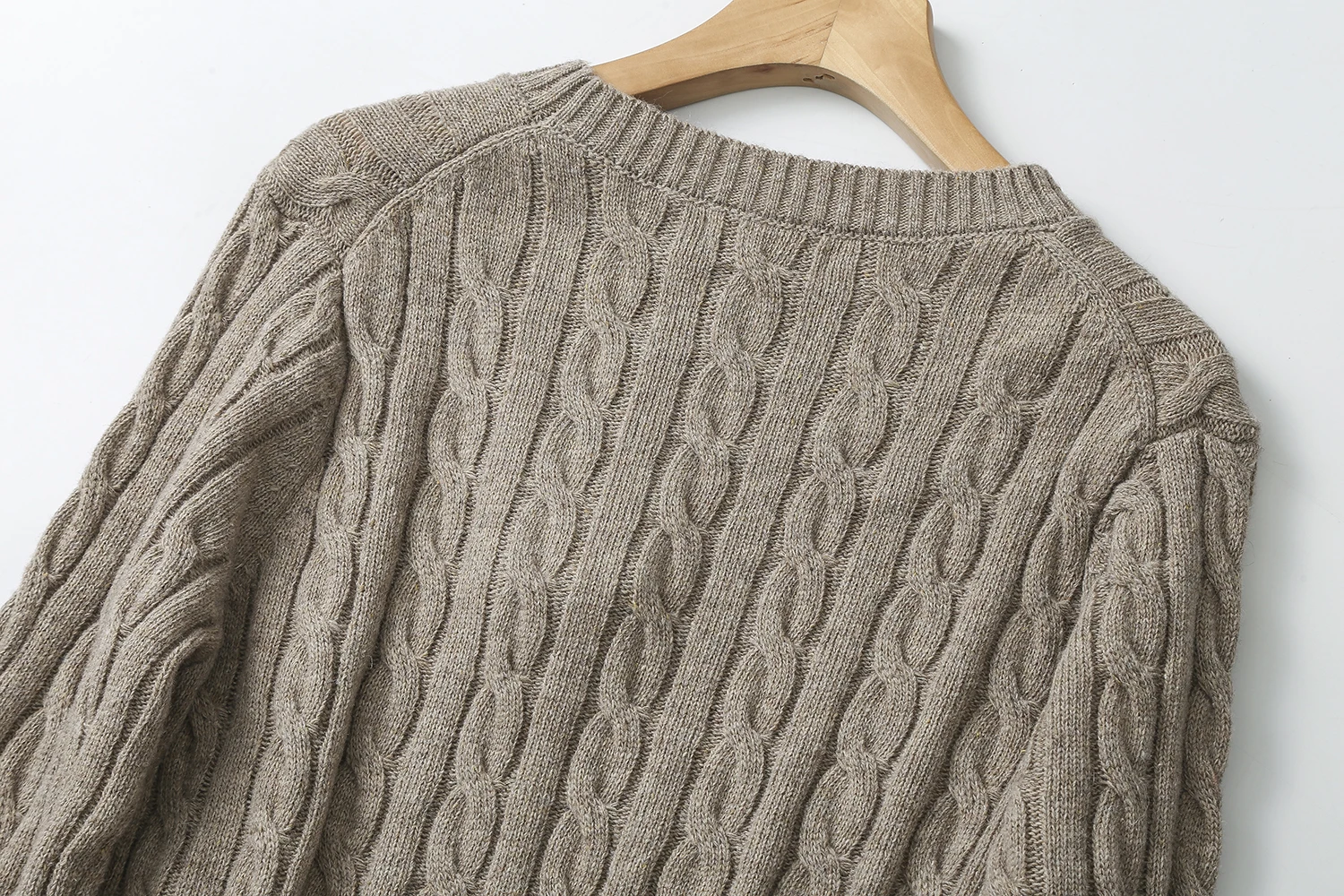 Ethereal MD 2024 new style of French sweet lady commuter style twist knit crewneck sweater sweater