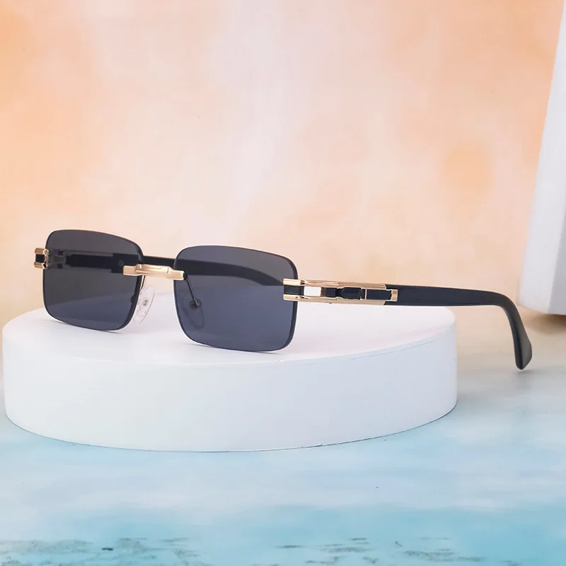 

por Lenses 2024 Woman Resin B7205 Casual None Adult Eyewear Sunglasses Traffic Women 2024 Flash Sale