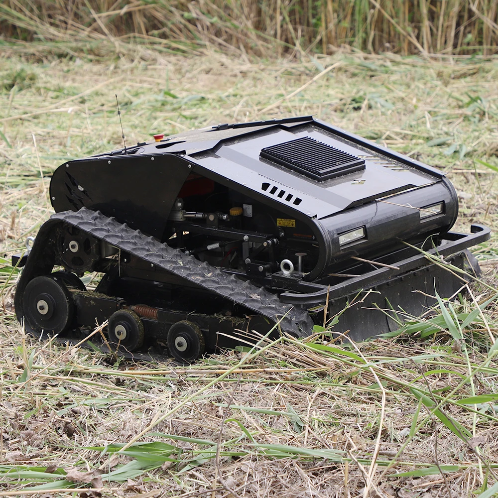 

Wild Lawn Mowing Machine With Shark-like Speed