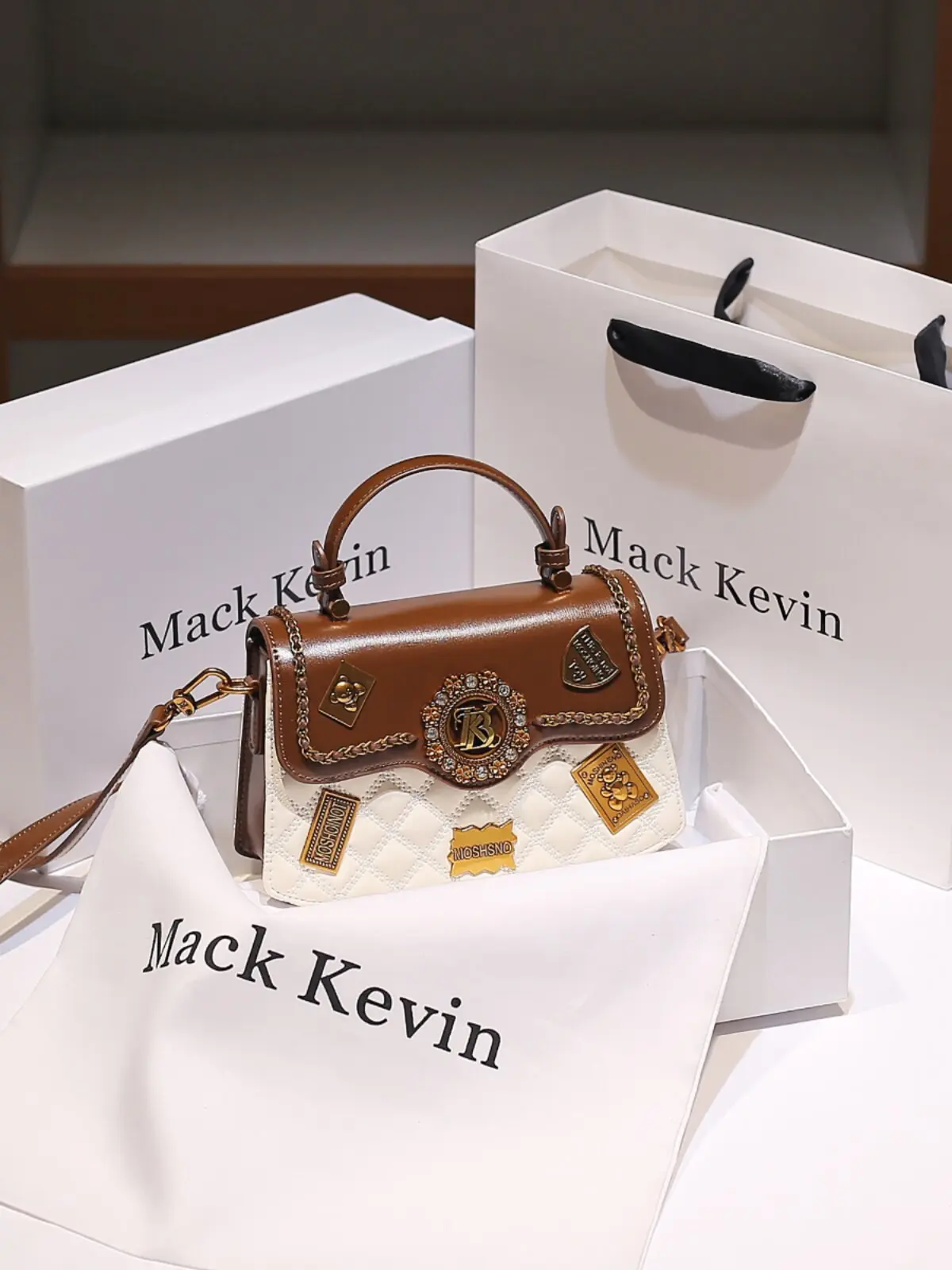 

Vintage and Luxury Handheld Square Bag with Delicate Metal Decoration and High Quality Leather Women Newly Trendy Crossbody Bag