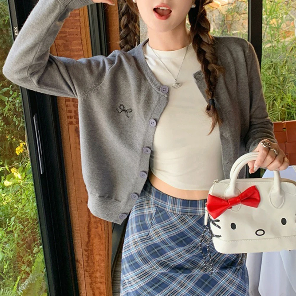 Pull à manches courtes brodé, haut décontracté, style décontracté, noir, pull décontracté toutes saisons, cardigan, col rond