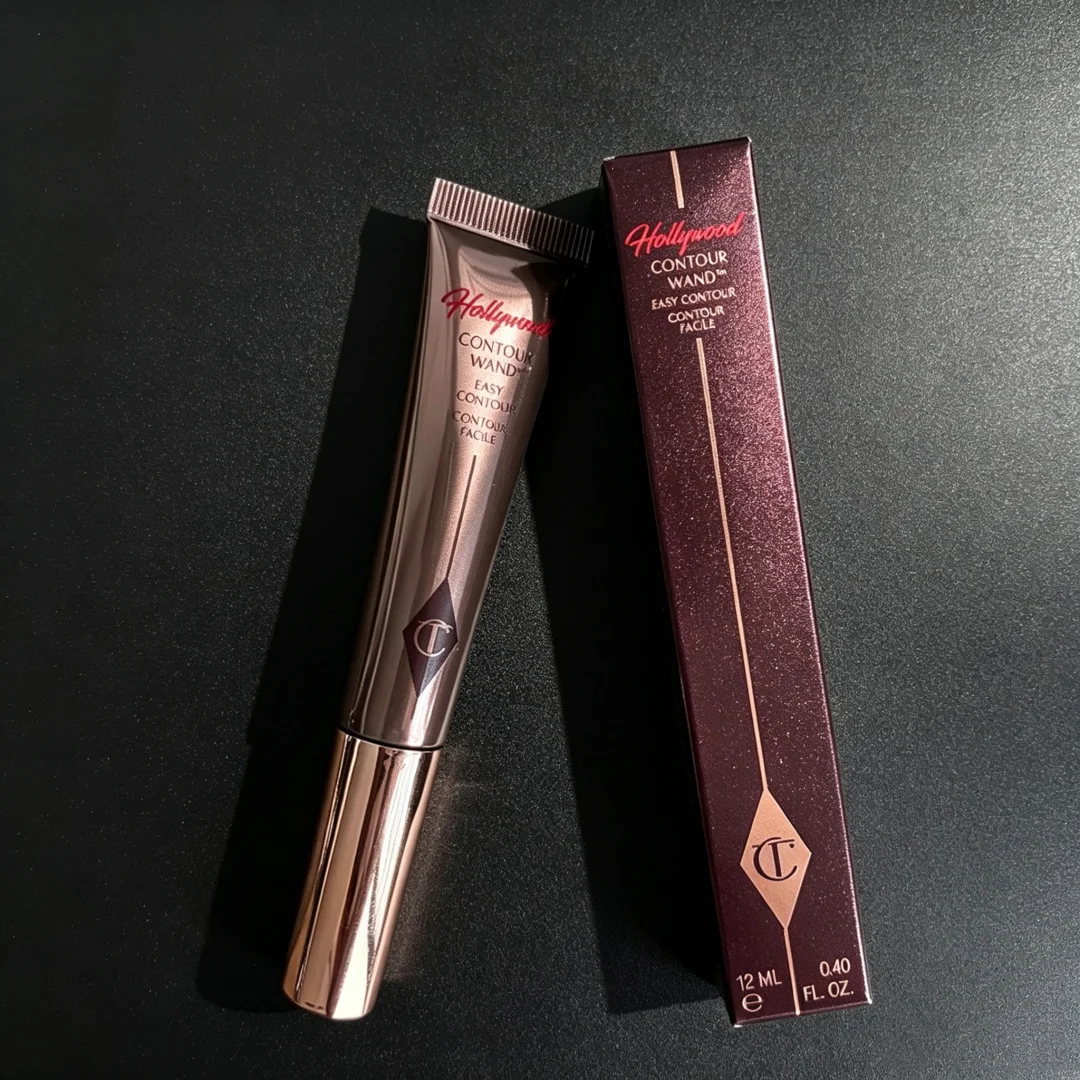 Charlotte Tilbury Contour Wand Lip Cheek Glow Matter Lippenstift Pinsel Fixierspray Make-up Aufbaubar Feuchtigkeitsspendend Langanhaltend Wasserfest