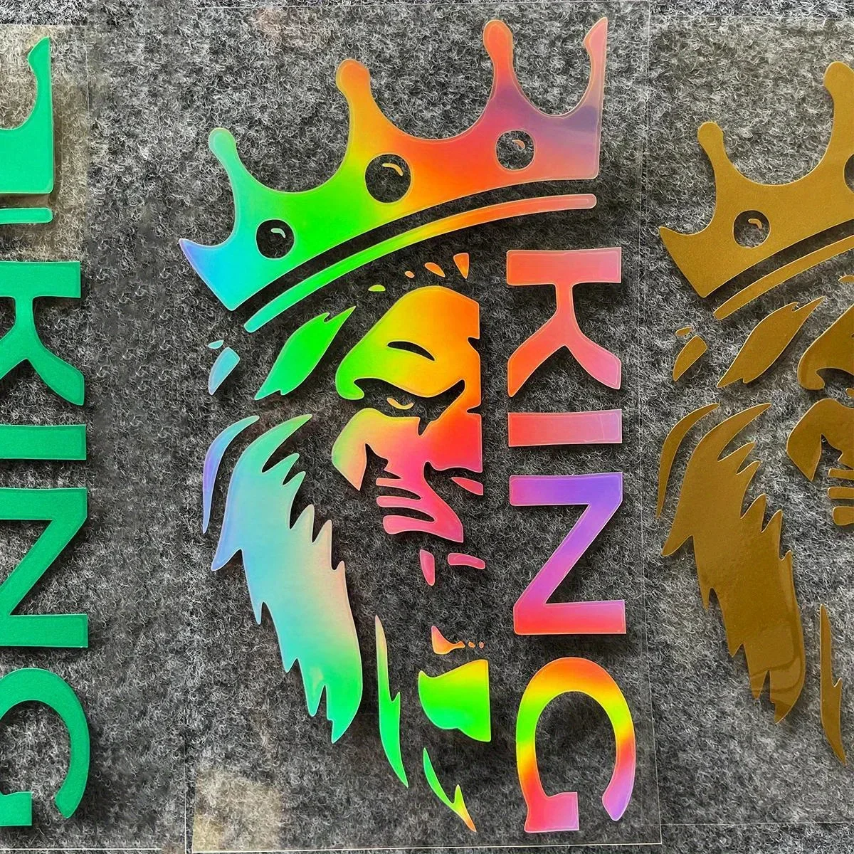 2PCS/SET Holographic Lion King Auto Moto Sticker, Trendy Crown & Lion Design Decal for Car Motorcycle, Exterior Customization