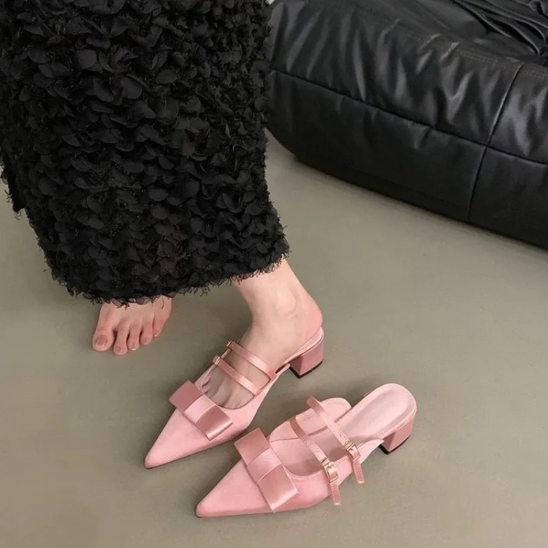 

Women New Fashion Summer Pointed Toe Shallow Mouth Mary Jane Cool Drag Block Heel French Bow Wrapped Half Slippers Zapatos Mujer