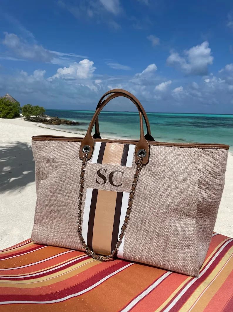 Sac fourre-tout monogramme personnalisé, sac en toile beige personnalisé, sac de week-end, sac de plage de mariage, sac de nuit