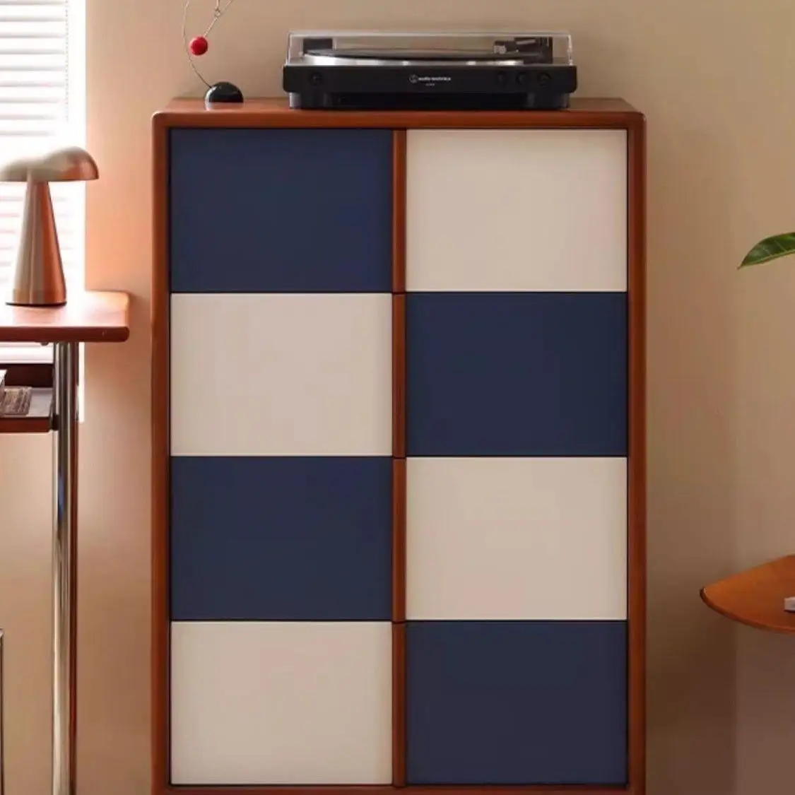 Contrasting color locker, drawer storage, color matching, bedside cabinet, stainless steel material
