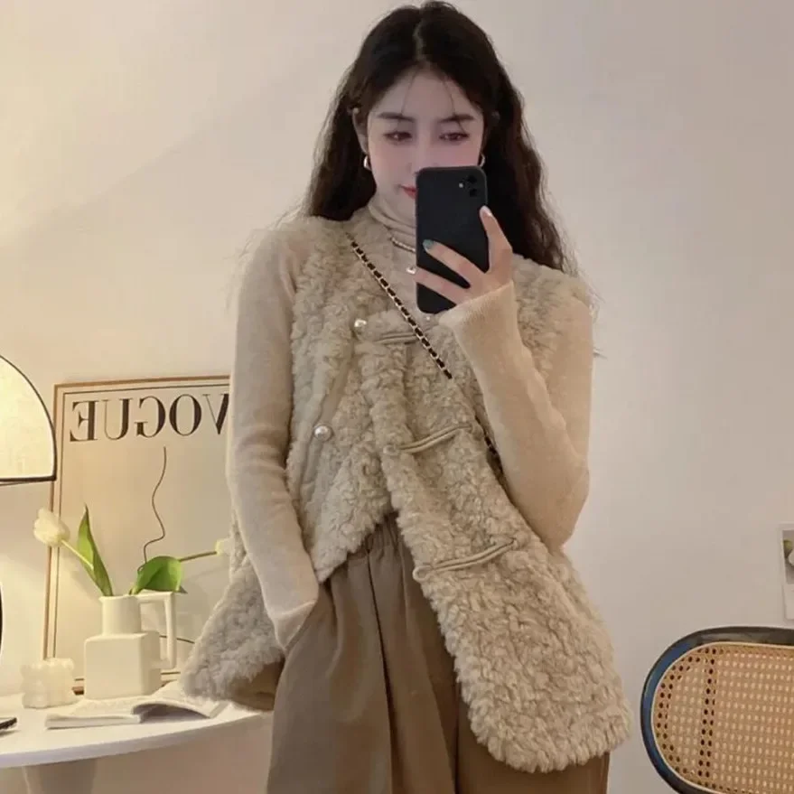 Lamb Plush Waistcoat Woman Solid Color Warm Vest for Women Elegant Korean Style Cold Insulated Lightweight Padded Trend 2024